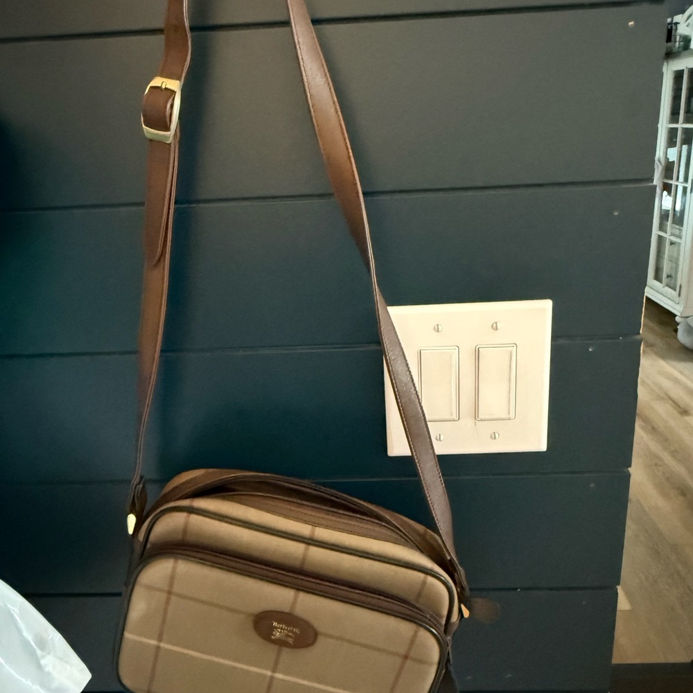Burberry Tan and Brown shoulder bag - Picture 7 of 8
